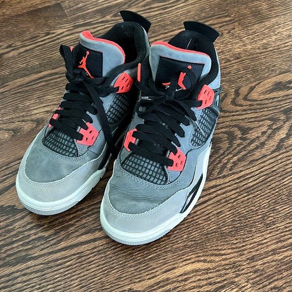 Air Jordan 4 Retro shoes - Picture 4 of 7